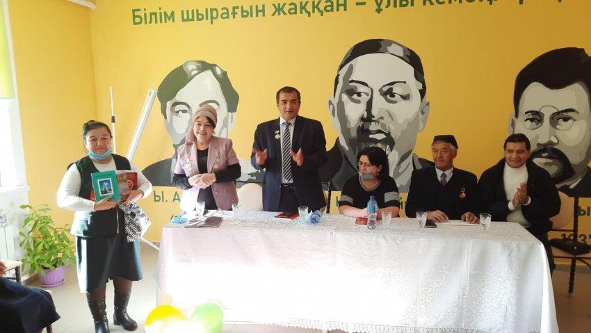 27.11.2021 күні ҚАЗАҚСТАН РЕСПУБЛИКАСЫ Тәуелсіздігінің 30 жылдығын мерекелеуге арналған “ЖҰЛДЫЗДЫ 30 КҮН”  мерекелік іс-шараның бағдарламасы аясында «Жергілікті ақын-жазушылармен кездесу» кеші өткізілді.
