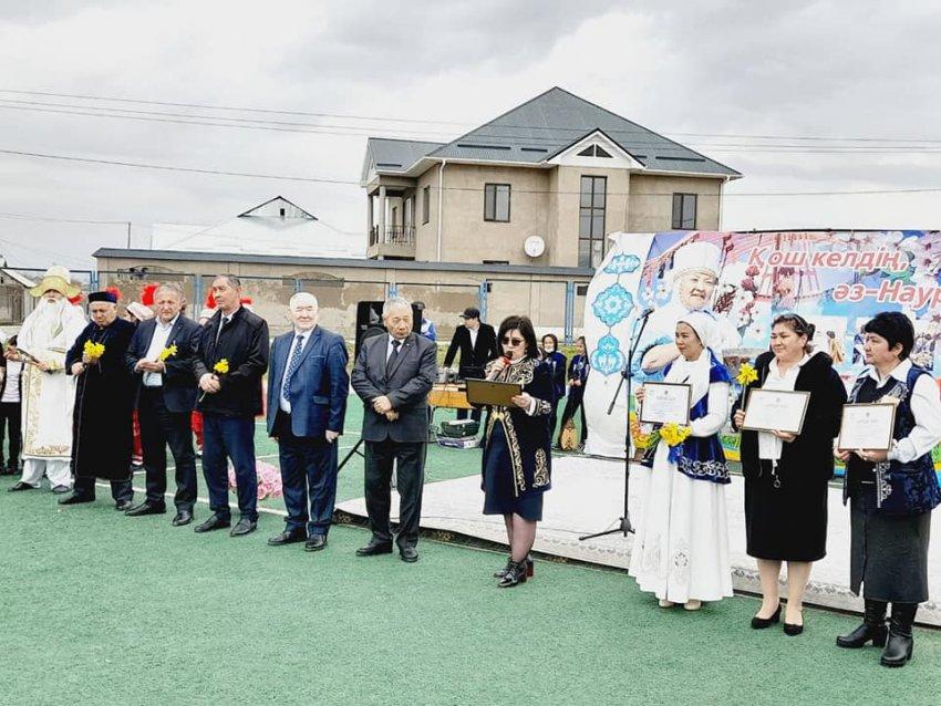 14-наурыз күні көрісу күніне арналған “Қош келдің, әз-Наурыз” атты жоғары дәрежеде іс-шара өткізілді.